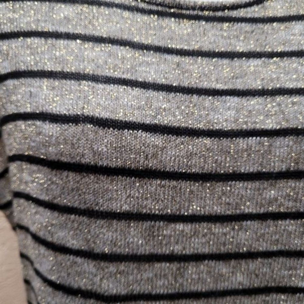 One Clothing Women's Size Medium Loose Fit Metallic Bouse Black Gold - Picture 2 of 8